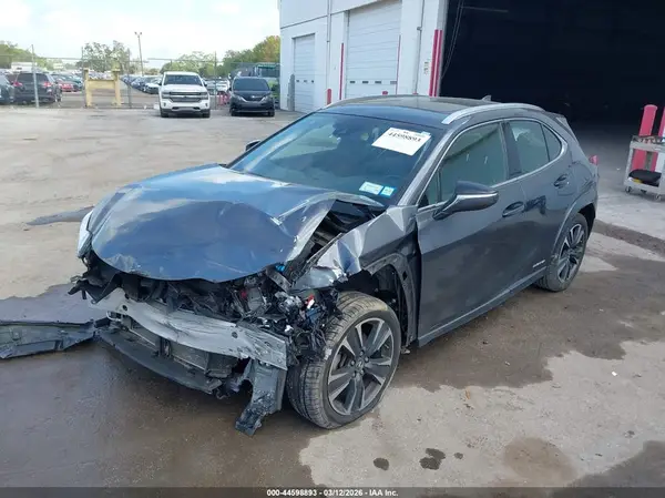 JTHP9JBH2N2061308 2022 LEXUS UX - Image 2