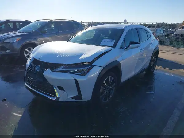 JTHP9JBH3L2034258 2020 LEXUS UX - Image 2