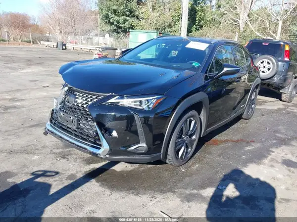 JTHP9JBH3M2037436 2021 LEXUS UX - Image 2