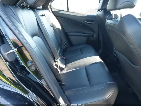 JTHP9JBH3M2037436 2021 LEXUS UX - Image 8