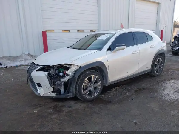 JTHP9JBH4L2029117 2020 LEXUS UX - Image 2