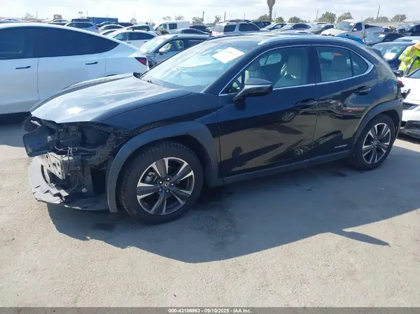 JTHP9JBH4L2033717 2020 LEXUS UX - Image 2