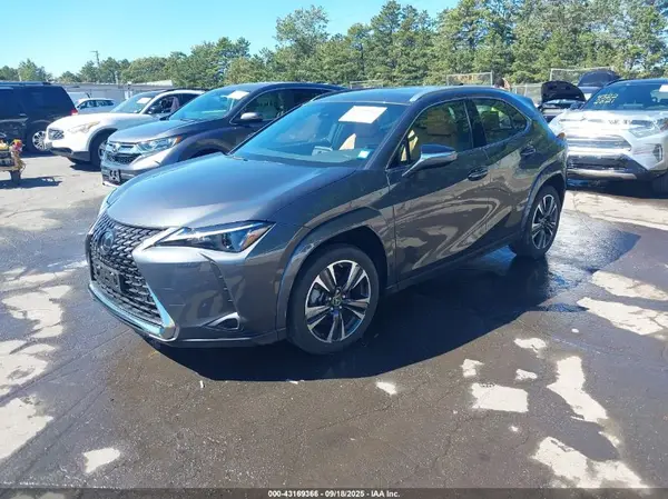 JTHP9JBH4R2076320 2024 LEXUS UX - Image 2