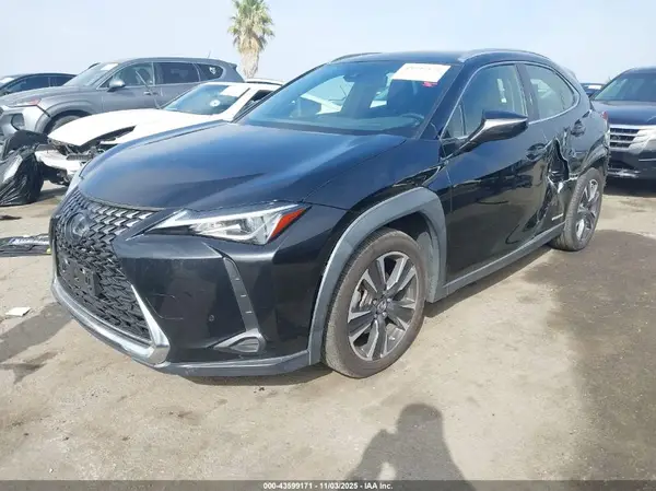 JTHP9JBH5L2024508 2020 LEXUS UX - Image 2