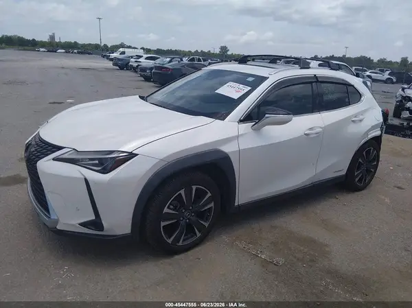 JTHP9JBH5L2032611 2020 LEXUS UX - Image 2