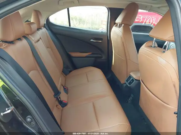 JTHP9JBH5M2053329 2021 LEXUS UX - Image 8
