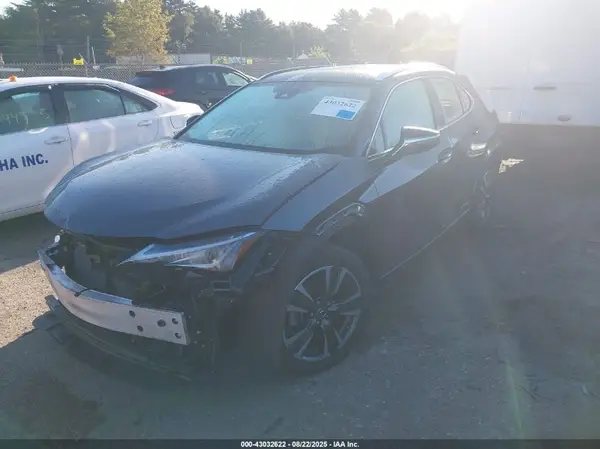 JTHP9JBH5N2055387 2022 LEXUS UX - Image 2