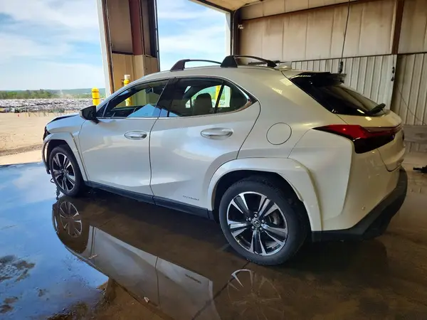 JTHP9JBH5N2062629 2022 LEXUS UX - Image 2
