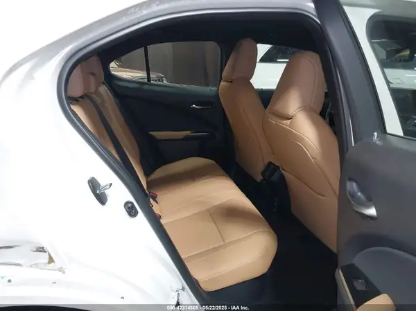 JTHP9JBH5R2071157 2024 LEXUS UX - Image 8