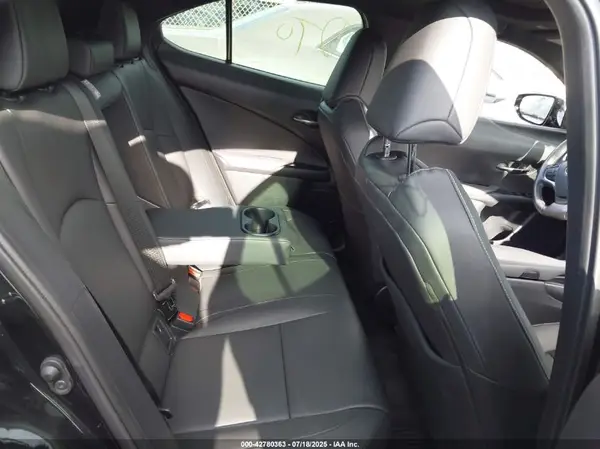 JTHP9JBH6N2060842 2022 LEXUS UX - Image 8