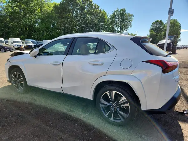 JTHP9JBH7R2079339 2024 LEXUS UX - Image 2