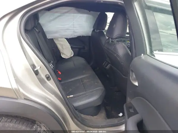 JTHP9JBH8M2038940 2021 LEXUS UX - Image 8