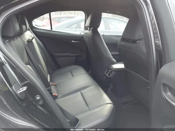 JTHP9JBH8M2040302 2021 LEXUS UX - Image 8