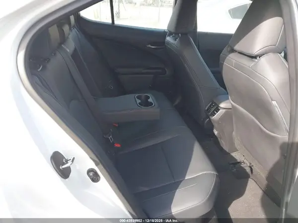 JTHP9JBH8M2042695 2021 LEXUS UX - Image 8