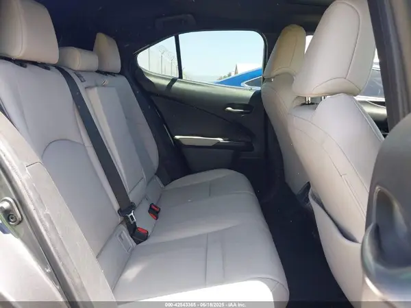 JTHP9JBH9L2020588 2020 LEXUS UX - Image 8