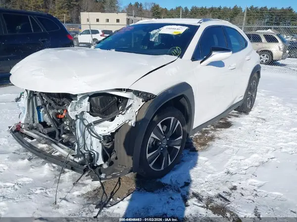 JTHP9JBH9L2033003 2020 LEXUS UX - Image 2