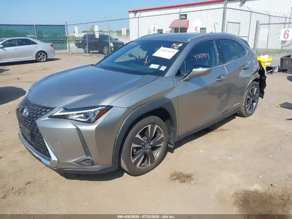 JTHP9JBH9M2050739 2021 LEXUS UX - Image 2