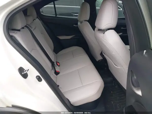 JTHP9JBHXM2040303 2021 LEXUS UX - Image 8