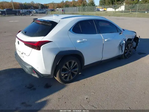 2020 LEXUS UX IAAI lot 43417360 auction photo 4