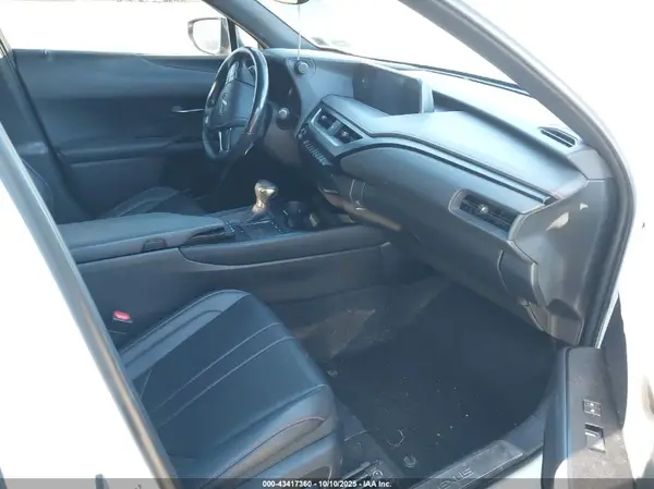 2020 LEXUS UX IAAI lot 43417360 auction photo 5