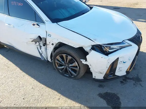 2020 LEXUS UX IAAI lot 43417360 auction photo 6