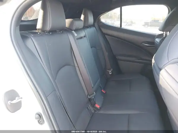 2020 LEXUS UX IAAI lot 43417360 auction photo 8