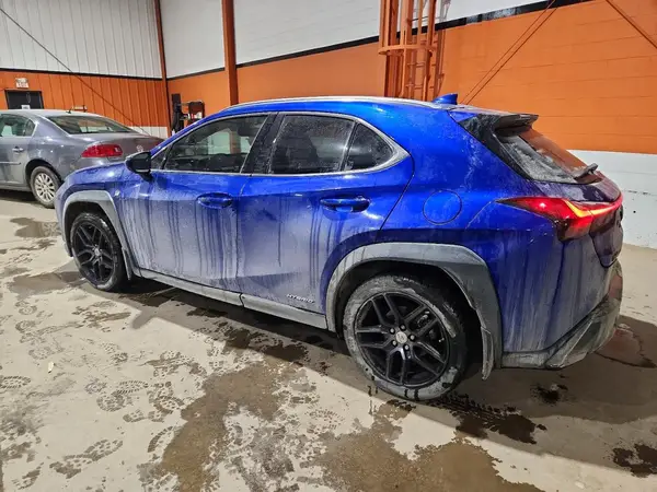 JTHR9JBH4M2047806 2021 LEXUS UX - Image 2