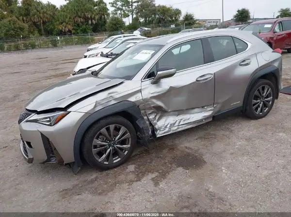 JTHR9JBH6M2049993 2021 LEXUS UX - Image 2
