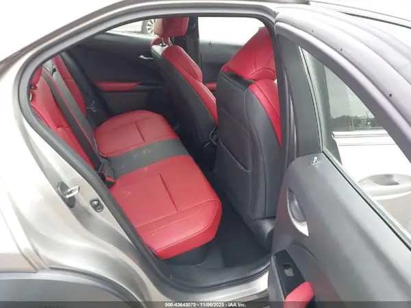 JTHR9JBH6M2049993 2021 LEXUS UX - Image 8