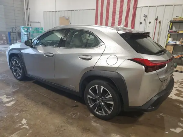 JTHU9JBH2K2003021 2019 LEXUS UX - Image 2
