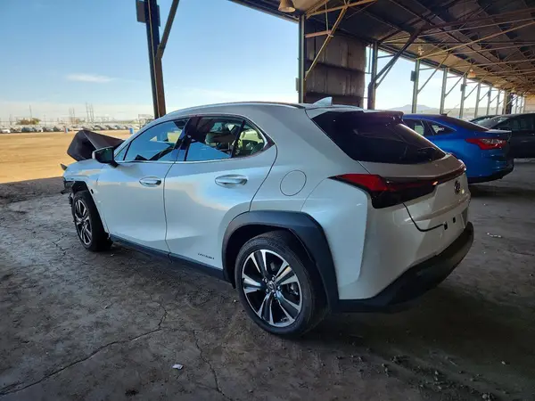 JTHU9JBH6K2018573 2019 LEXUS UX - Image 2