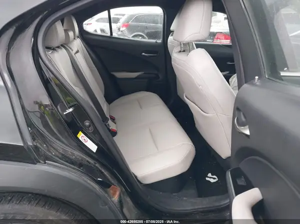 JTHU9JBH7K2017643 2019 LEXUS UX - Image 8
