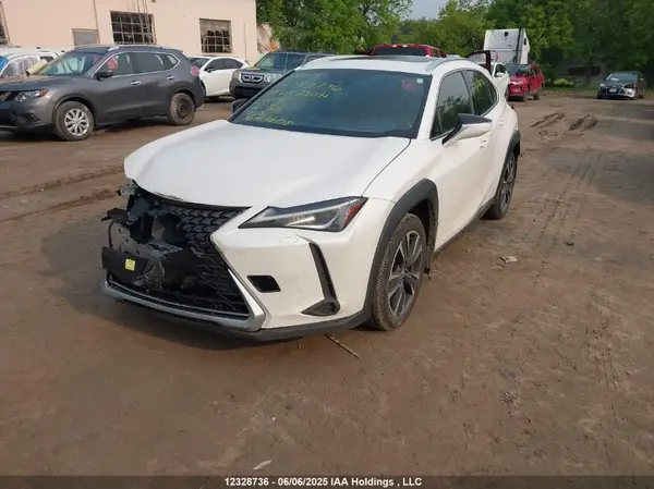 JTHU9JBH8K2014041 2019 LEXUS UX - Image 2