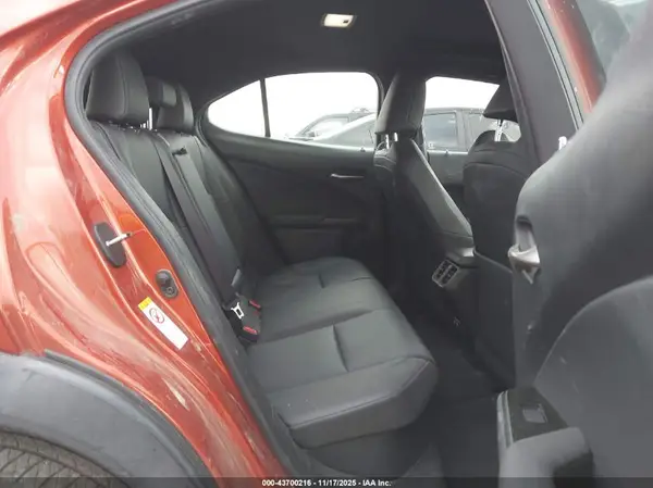 JTHU9JBH9K2000634 2019 LEXUS UX - Image 8