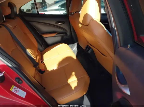 JTHU9JBH9K2016008 2019 LEXUS UX - Image 8
