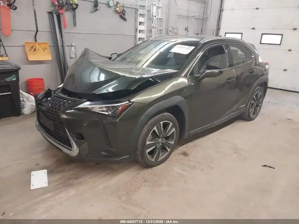 JTHU9JBH9K2019930 2019 LEXUS UX - Image 2