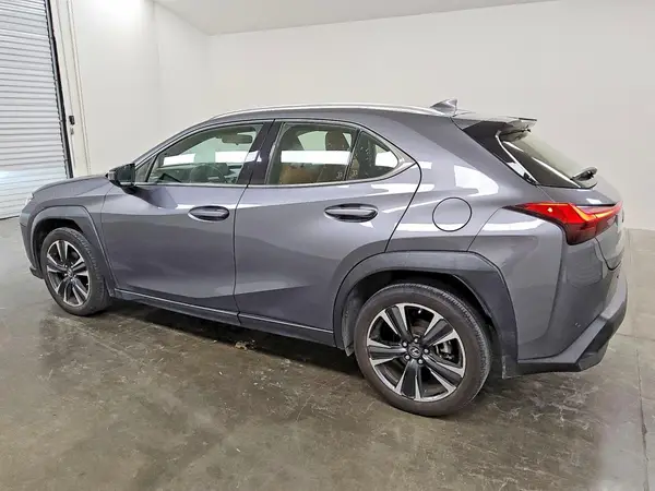 JTHX3JBH0M2040232 2021 LEXUS UX - Image 2