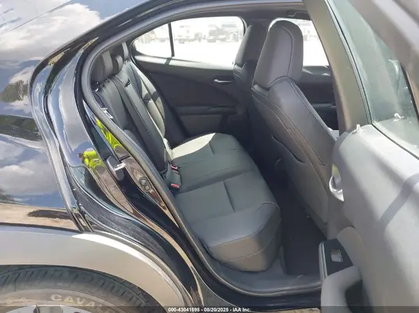 JTHX3JBH0N2056495 2022 LEXUS UX - Image 8