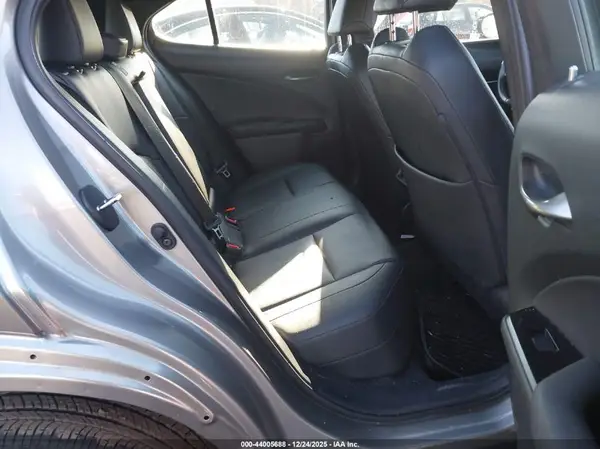 JTHX3JBH1L2024393 2020 LEXUS UX - Image 8