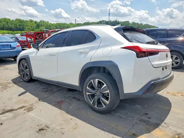 JTHX3JBH2M2034805 2021 LEXUS UX - Image 2