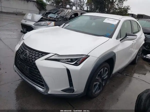 JTHX3JBH4L2031550 2020 LEXUS UX - Image 2
