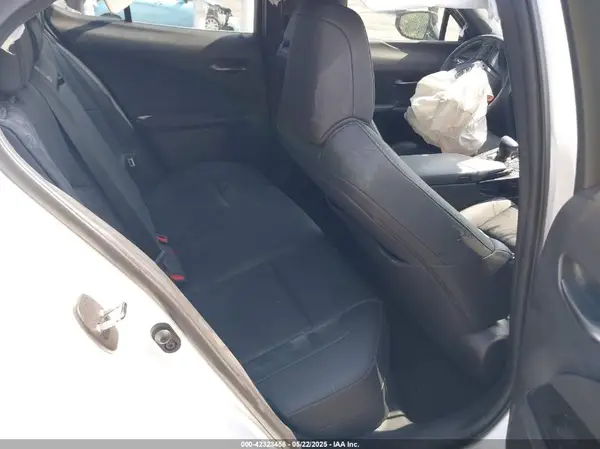 JTHX3JBH4M2032151 2021 LEXUS UX - Image 8