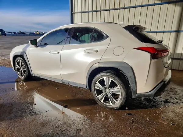 JTHX3JBH5L2021125 2020 LEXUS UX - Image 2