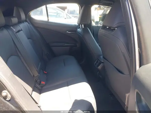 JTHX3JBH7N2047602 2022 LEXUS UX - Image 8