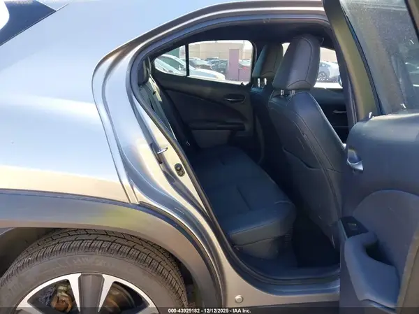 JTHX6JBH0L2046585 2020 LEXUS UX - Image 8