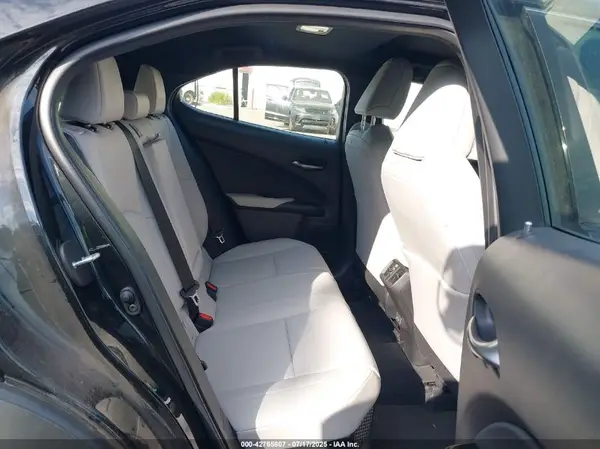 JTHX6JBH0P2144604 2023 LEXUS UX - Image 8