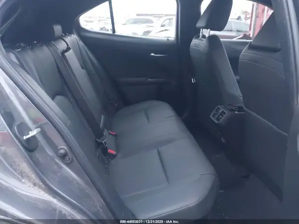 JTHX6JBH0R2174723 2024 LEXUS UX - Image 8