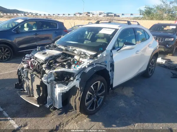 JTHX6JBH0R2190243 2024 LEXUS UX - Image 2