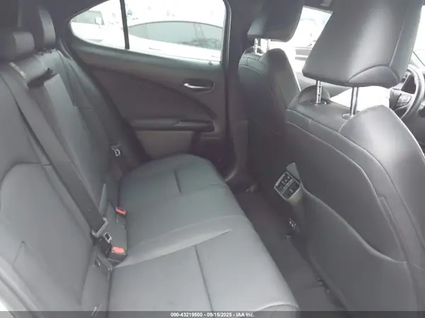JTHX6JBH1R2174021 2024 LEXUS UX - Image 8