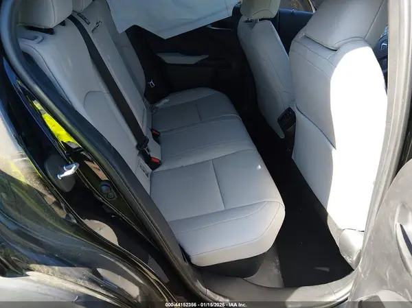 JTHX6JBH2R2186257 2024 LEXUS UX - Image 8